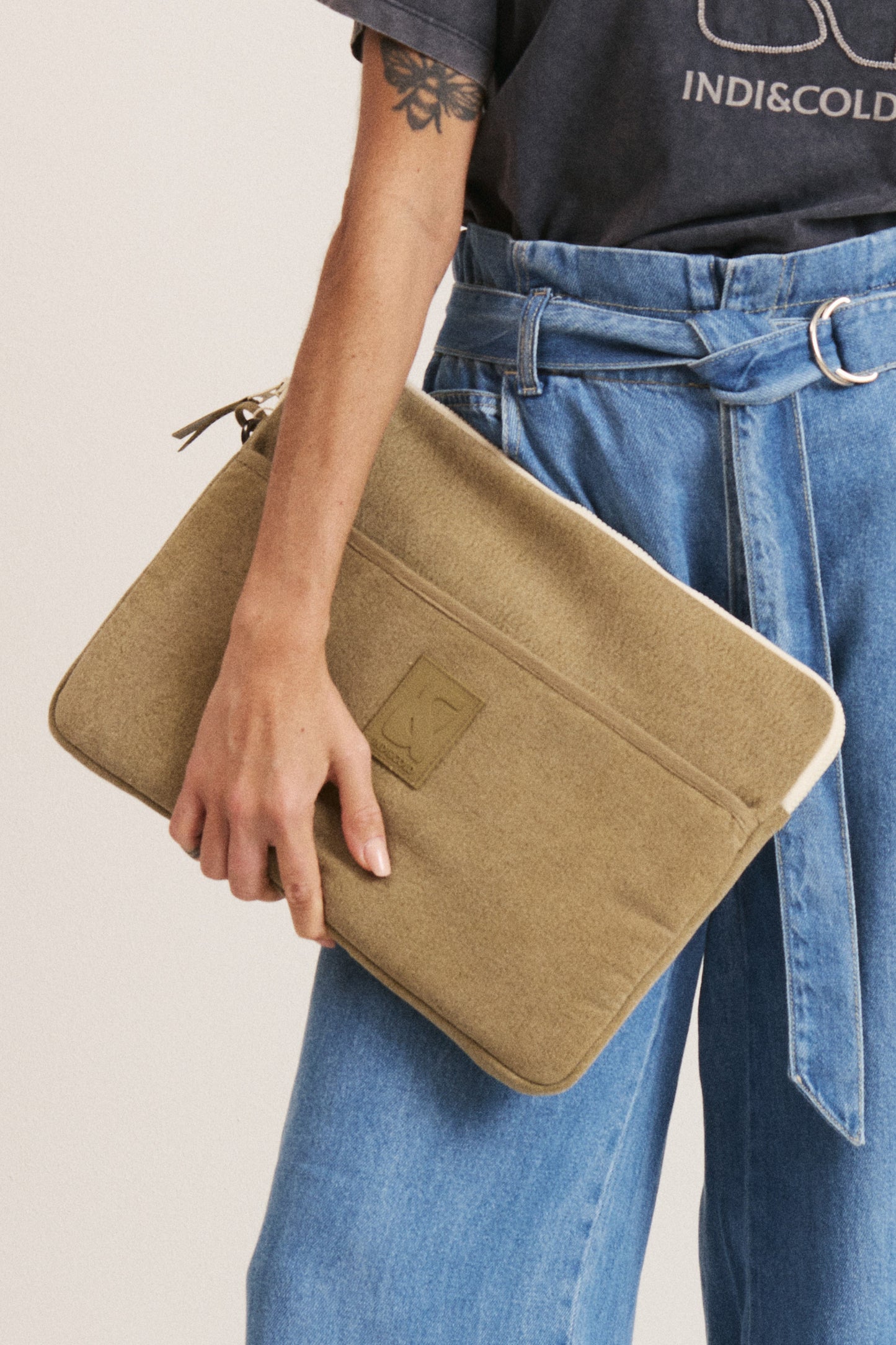 [CL] RECYCLED CANVAS LAPTOP CASE