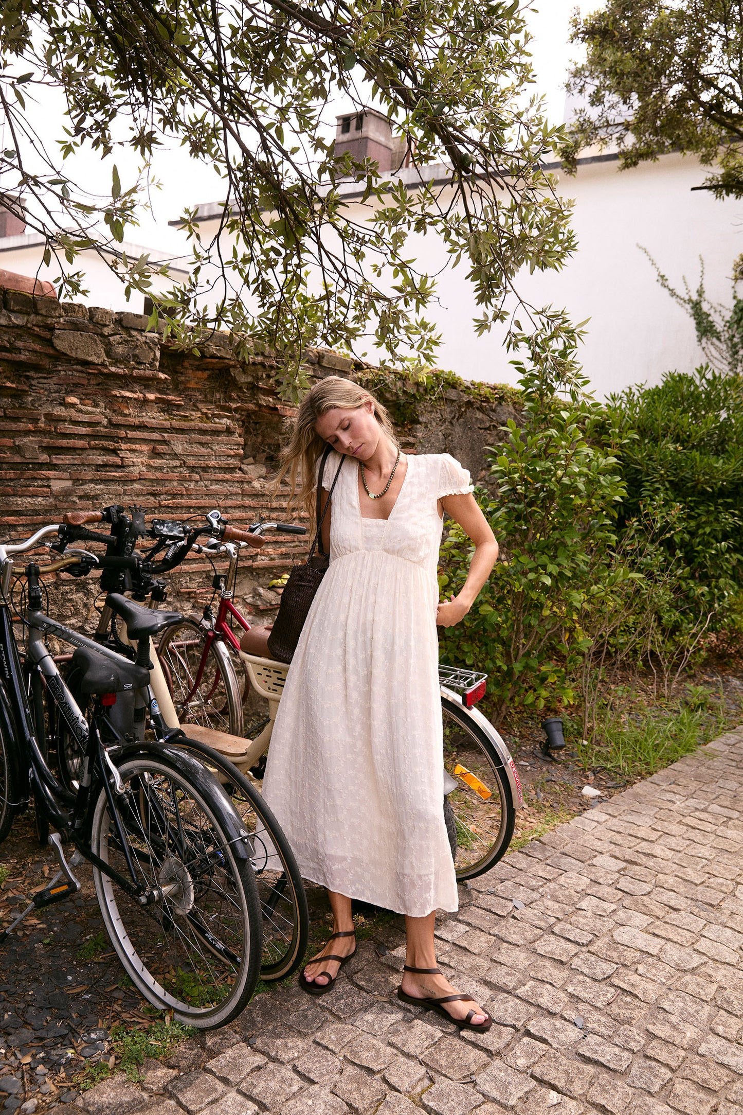 [CL] EMBROIDERED MIDI DRESS