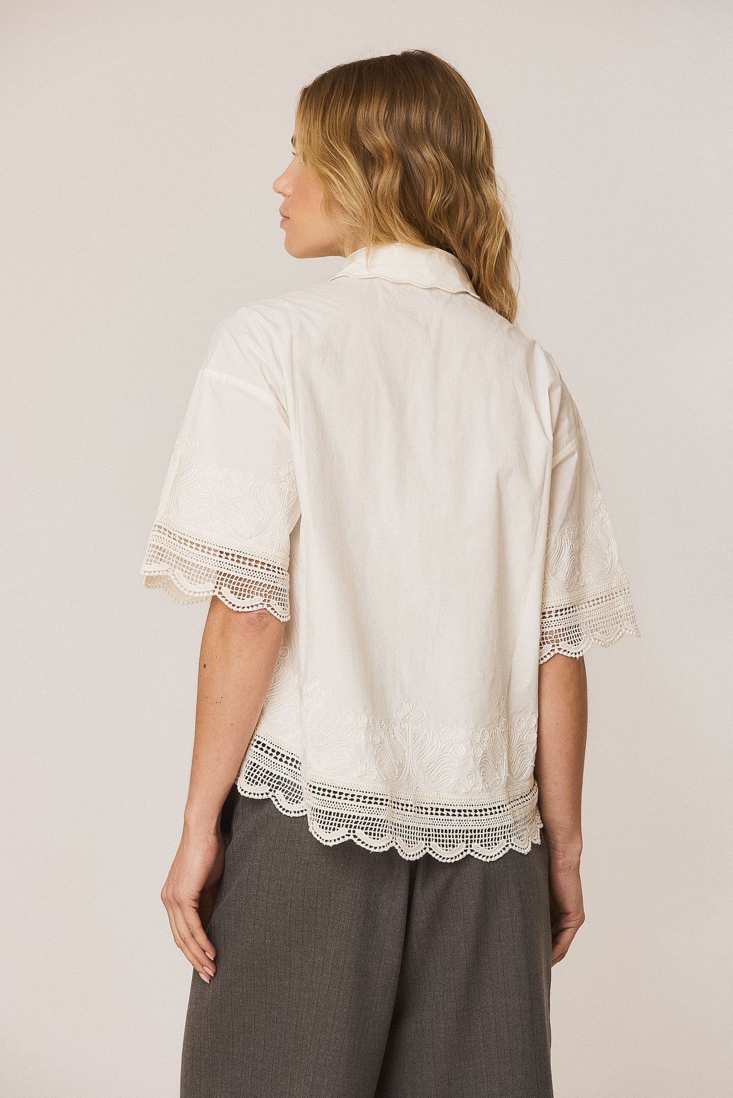 CAMISA BORDADA POPELÍN