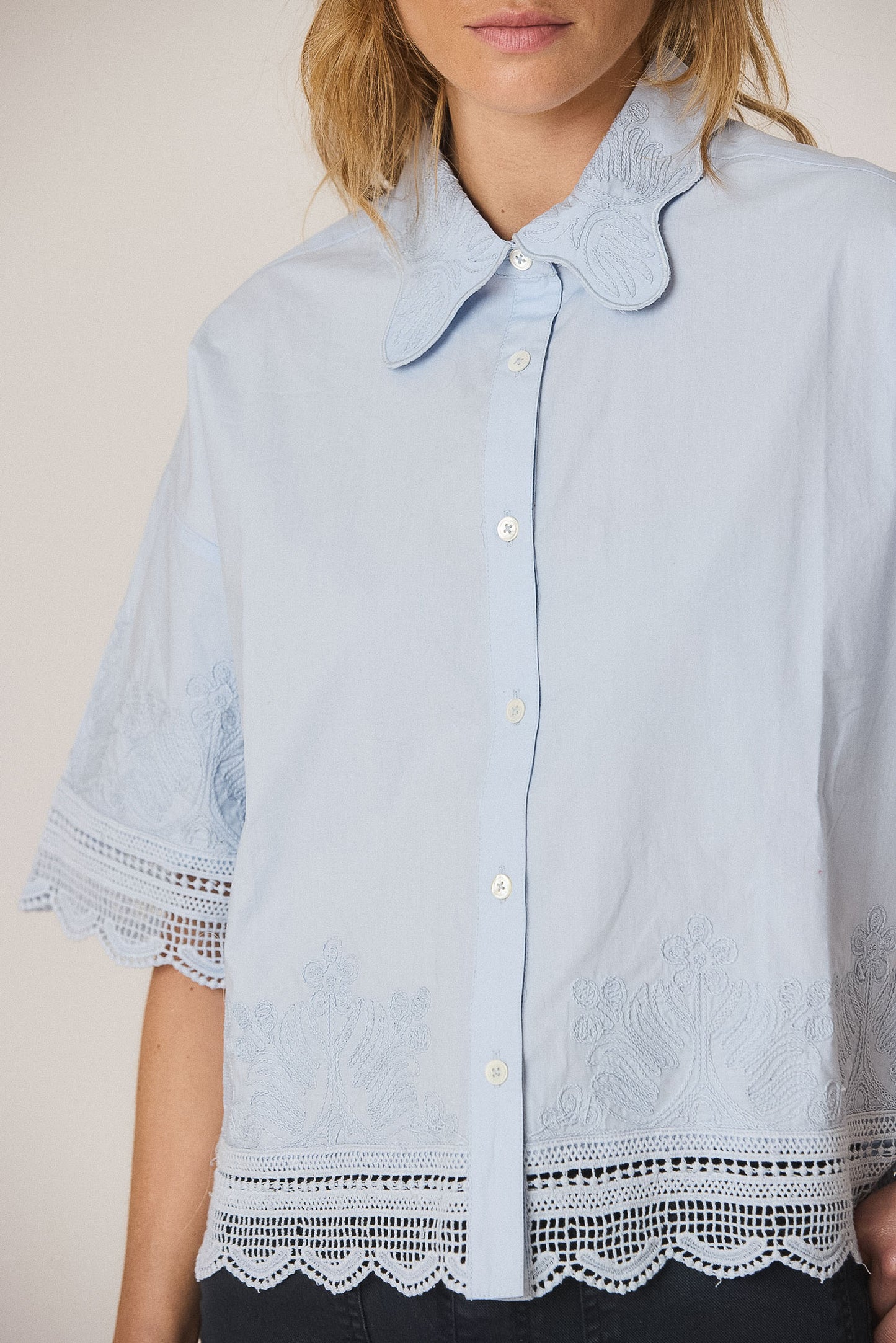 CAMISA BORDADA POPELÍN