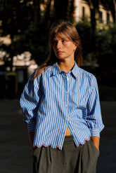 CAMISA RAYAS BAJO FESTONEADO