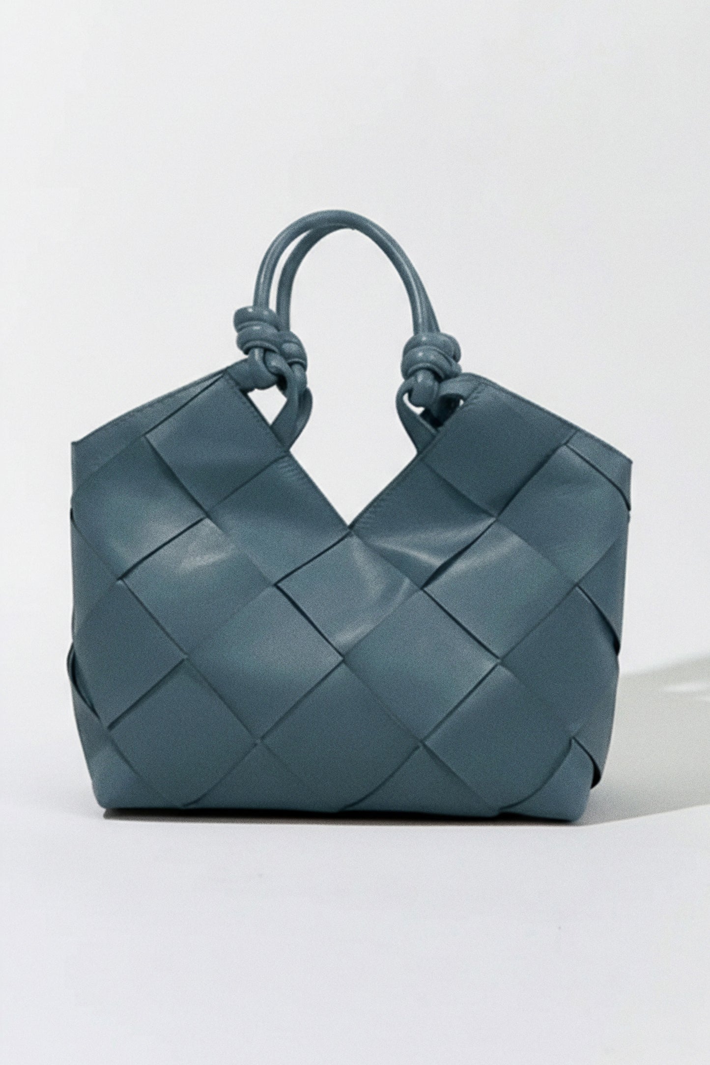 BOLSO NUDOS PIEL