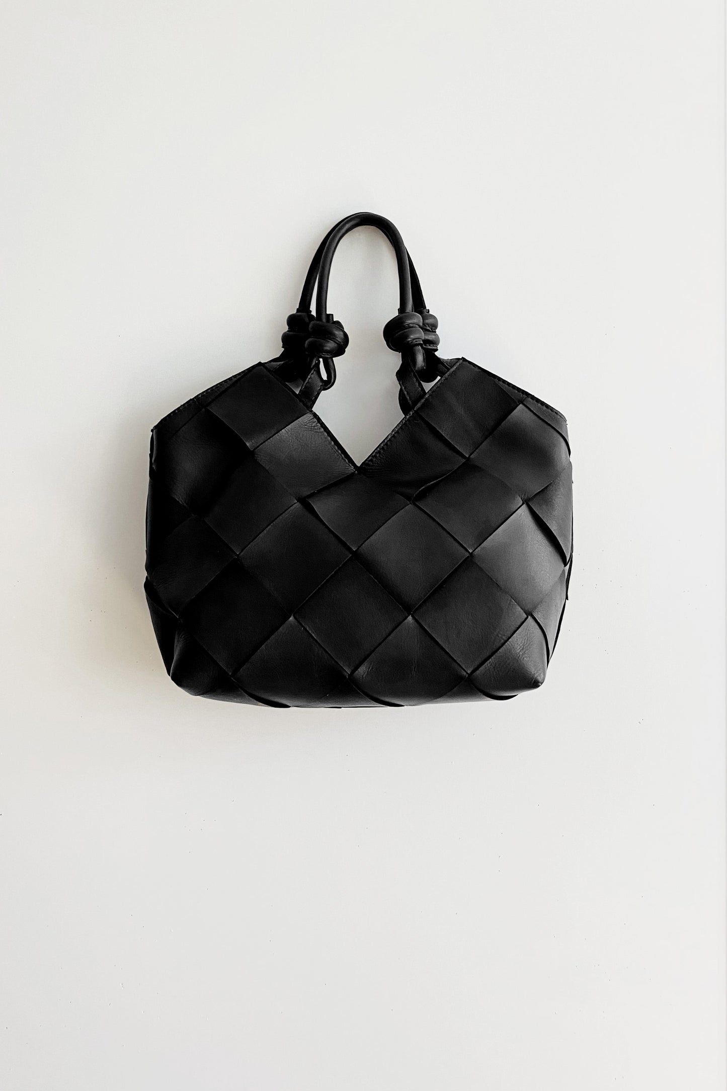 BOLSO NUDOS PIEL
