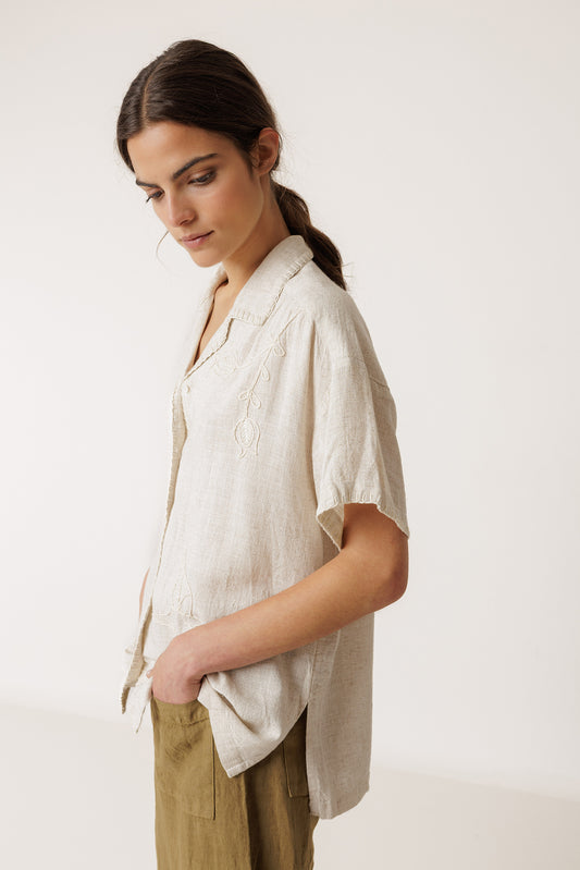 CAMISA BORDADO MANUAL 2