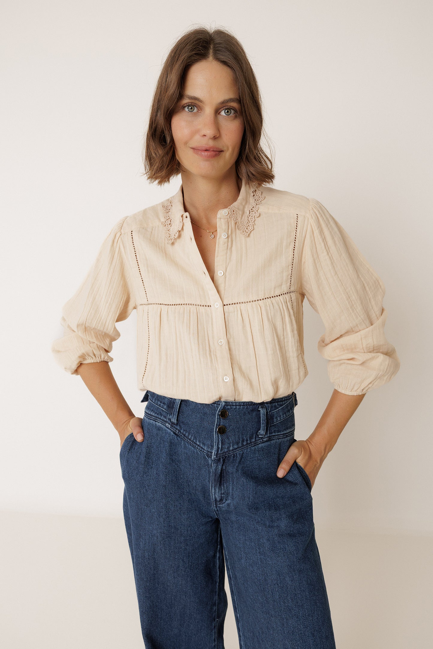  CAMISA CUELLO CROCHET