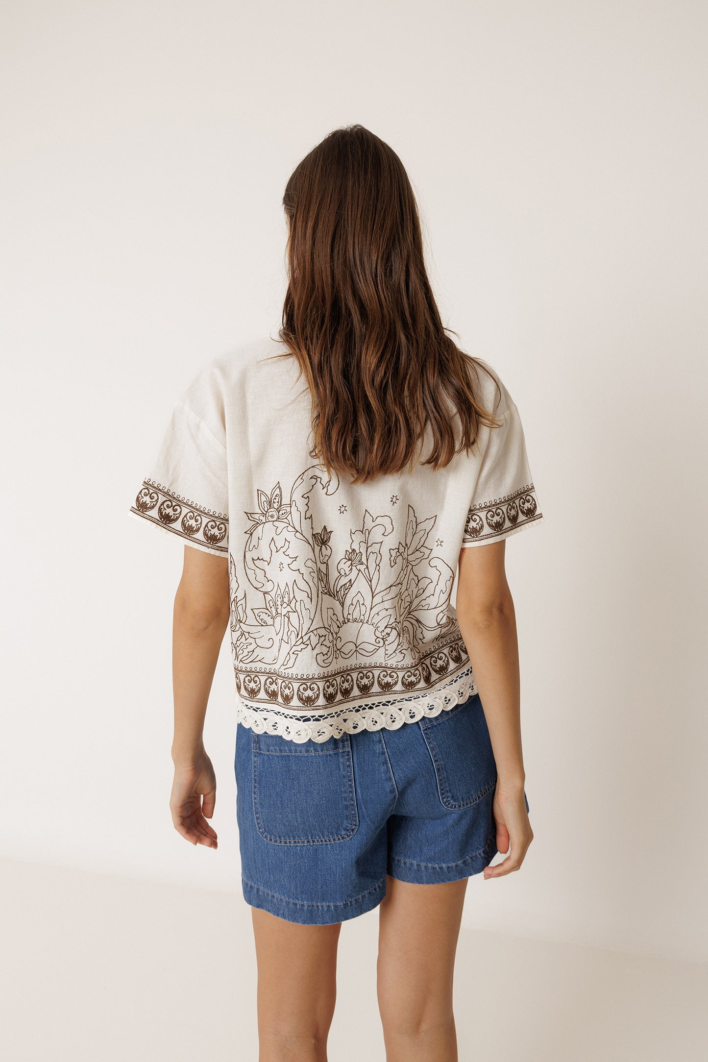 CAMISA BORDADO CONTRASTE