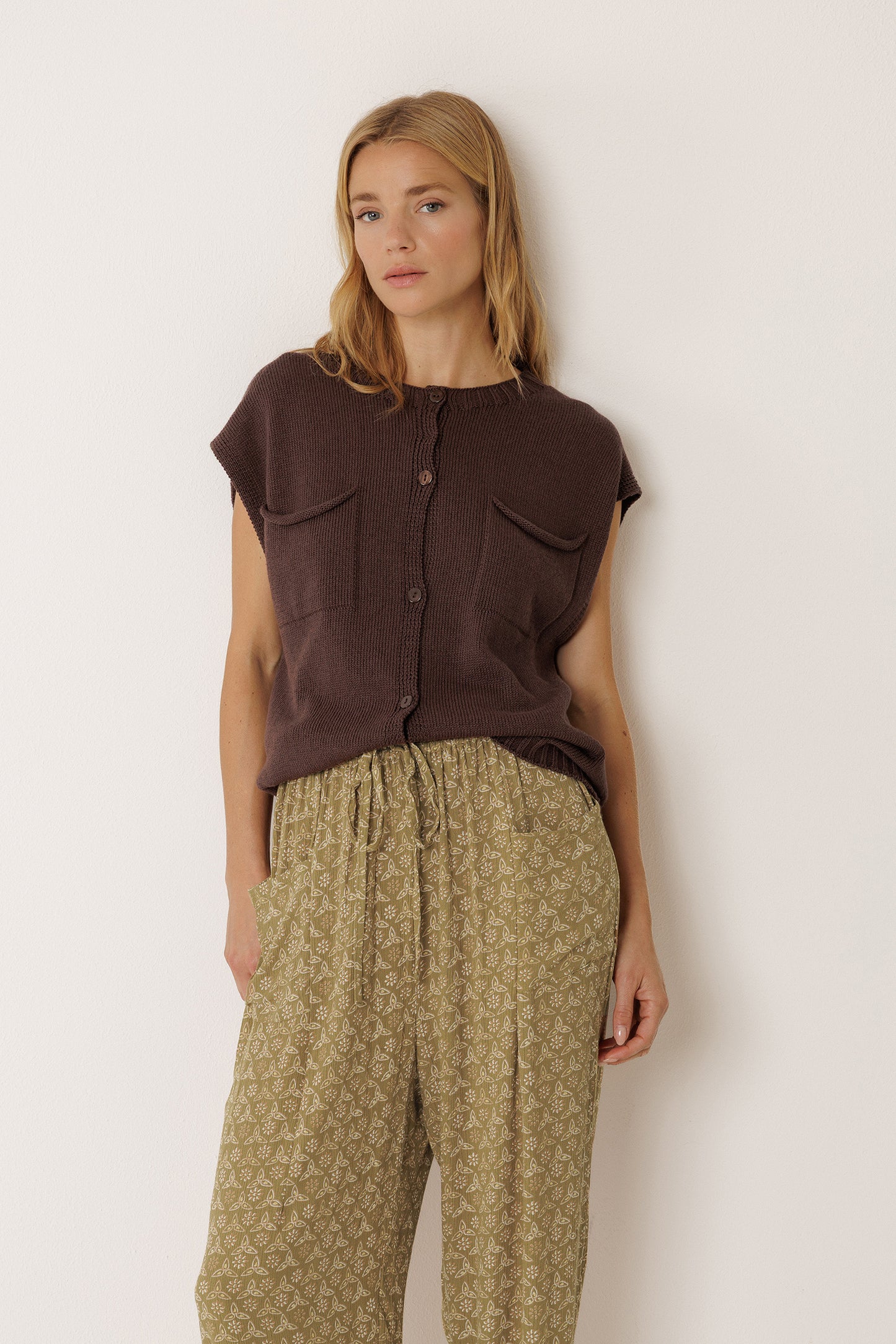 [CL] BOXY VEST WITH POCKETS