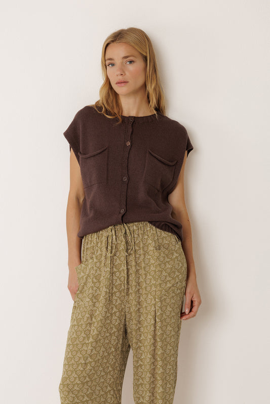 [CL] BOXY VEST WITH POCKETS 3