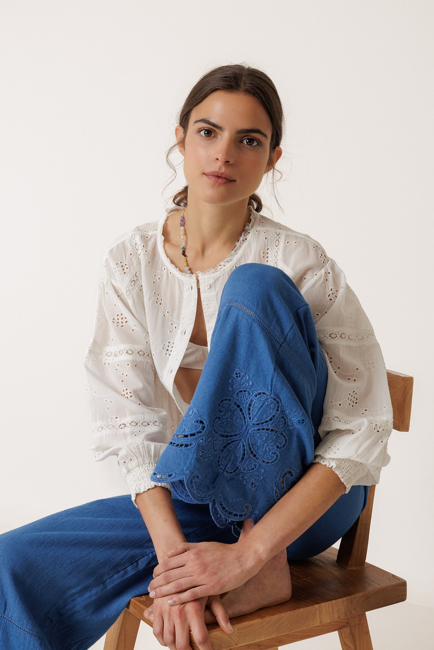 PANTALON BAJO BORDADO