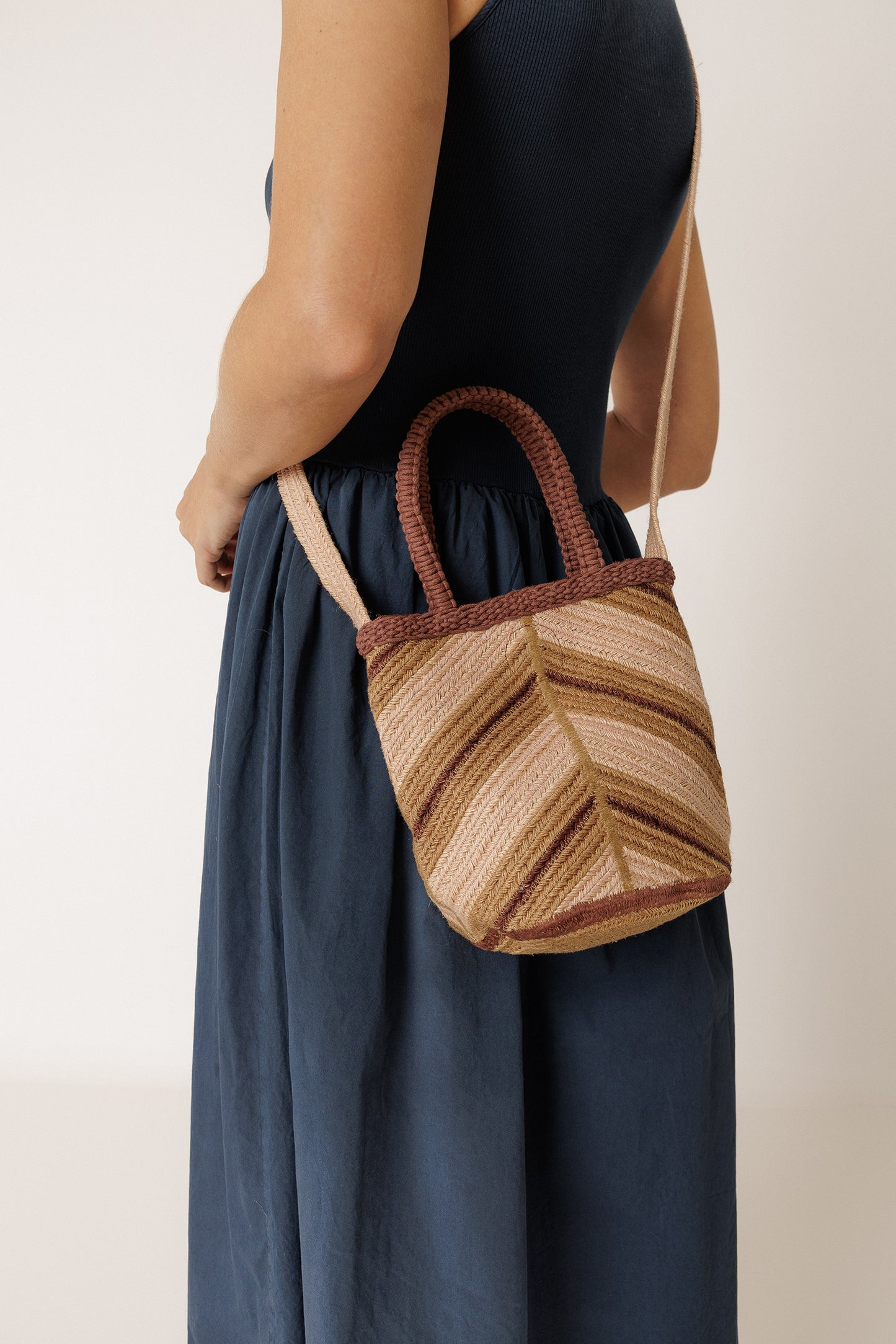 [CL] MINI RAFFIA BONBONNIERE BAG