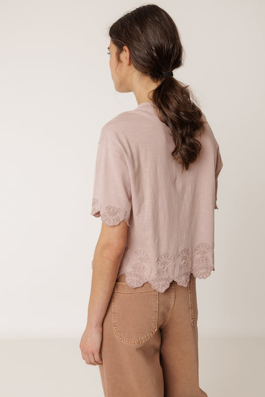 CAMISETA BOXY BORDADA 3